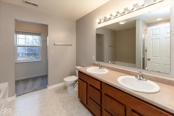 $335,000 | 2810 Bluewood Way, Plainfield, IN 46168