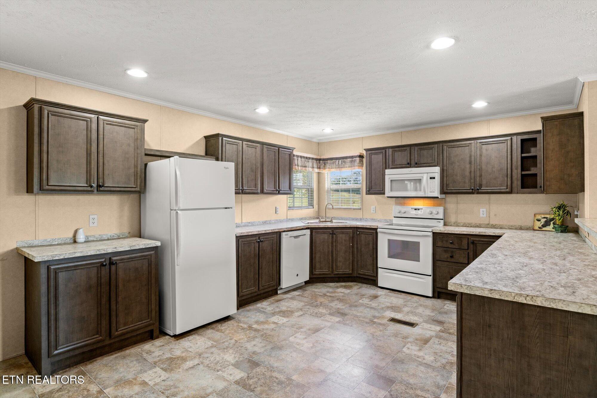 495 Allison Town Road Philadelphia, TN 37846 - Photo 8 of 43 10-495-Allison-Town-Rd-Philadelphia-TN-1