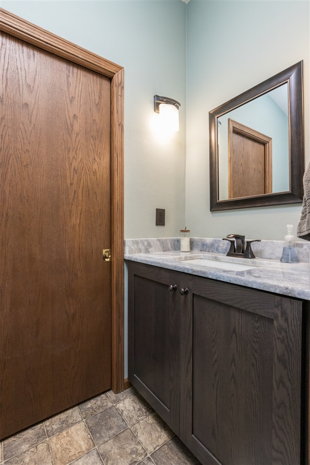 8025 Burr Oak Road Roscoe, IL 61073 - Photo 11 of 25 Gallery Image 11
