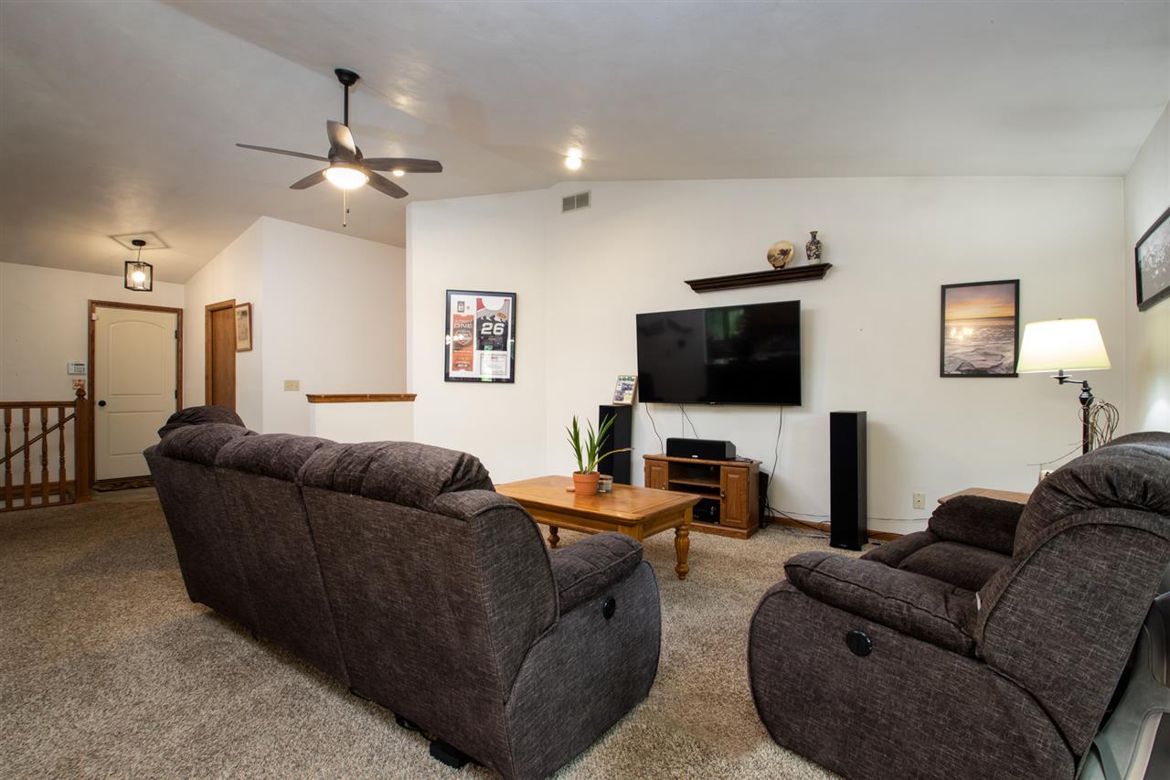 8025 Burr Oak Road Roscoe, IL 61073 - Photo 4 of 25 Gallery Image 4