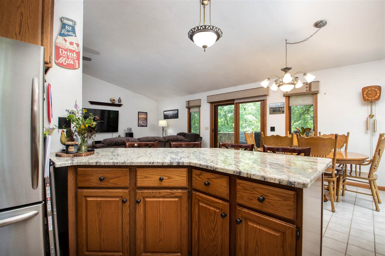 8025 Burr Oak Road Roscoe, IL 61073 - Photo 9 of 25 Gallery Image 9