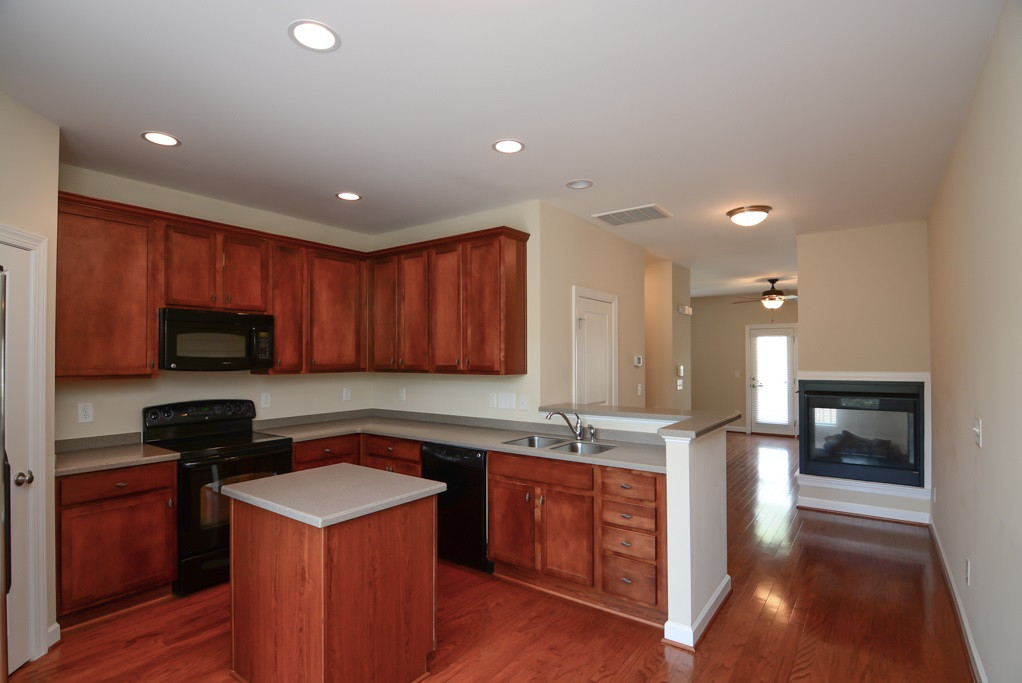 8717 Cypress Grove Run Raleigh, NC 27612 - Photo 7 of 25 Kitchen