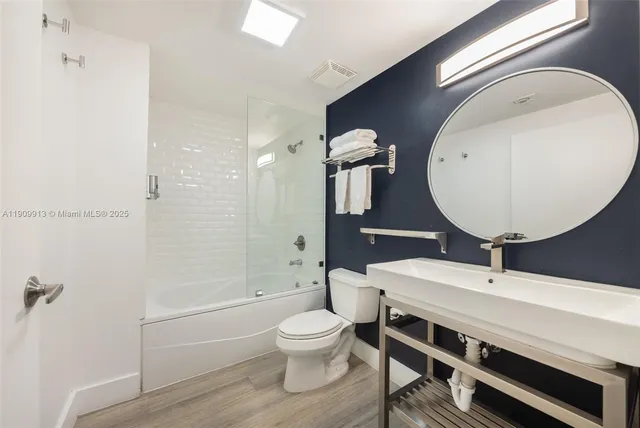 $669,000 | 2889 McFarlane Road, Unit 1512, Coconut Grove, FL 33133