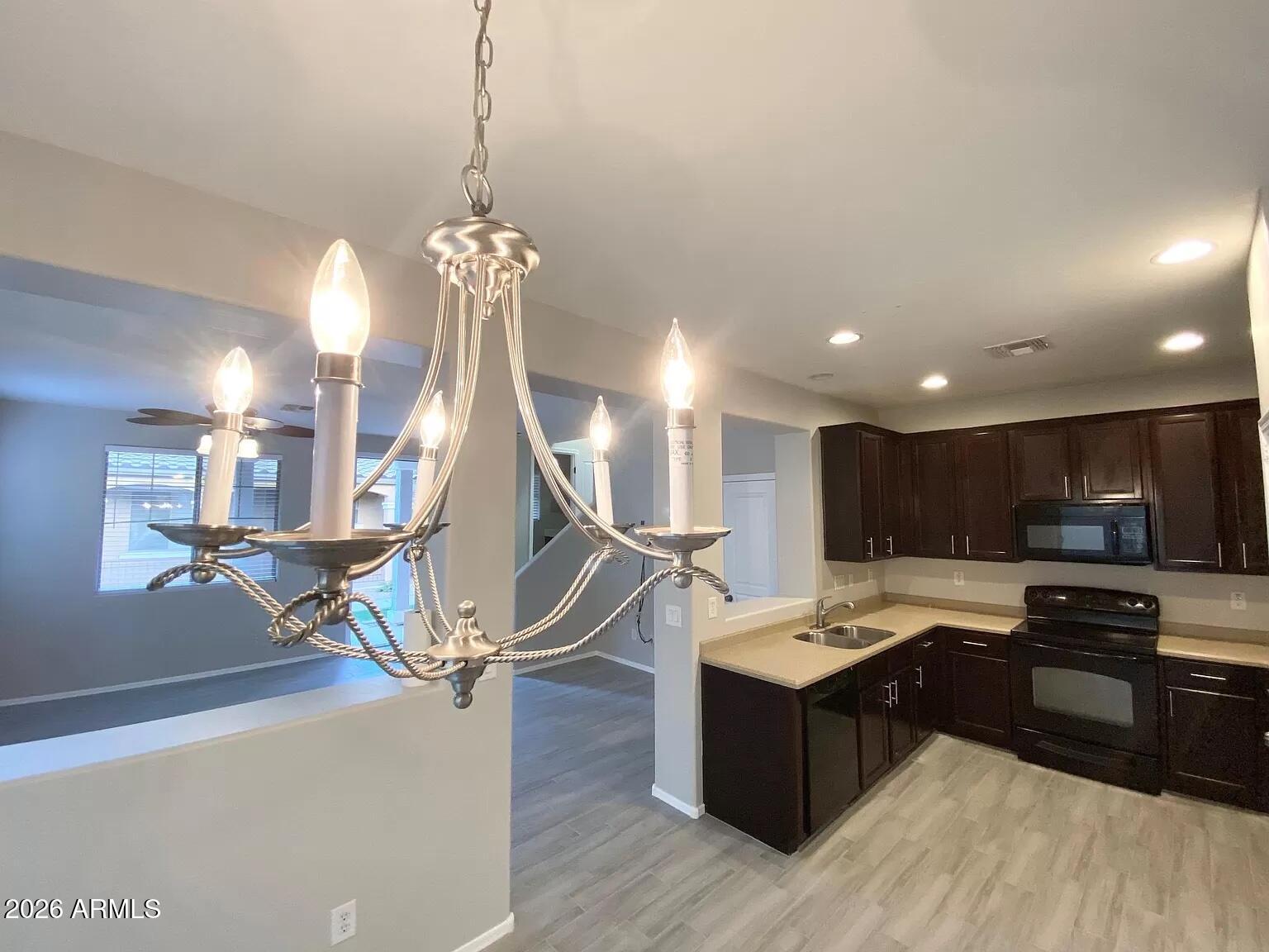 1677 East Elgin Street Gilbert, AZ 85295 - Photo 6 of 18 Kitchen2