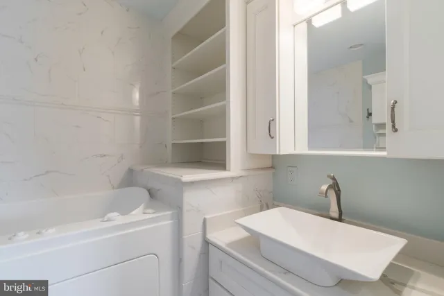 $900,000 | 5738 Griffith Lake Drive, Milford, DE 19963