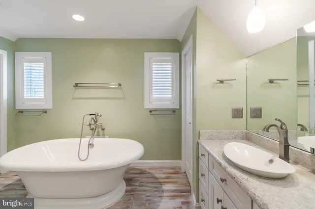 $900,000 | 5738 Griffith Lake Drive, Milford, DE 19963