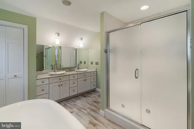 $900,000 | 5738 Griffith Lake Drive, Milford, DE 19963