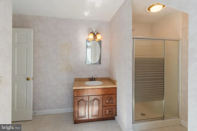 $900,000 | 5738 Griffith Lake Drive, Milford, DE 19963