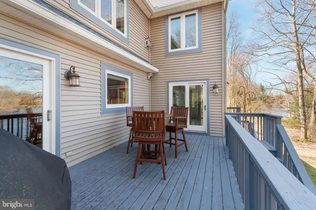 $900,000 | 5738 Griffith Lake Drive, Milford, DE 19963