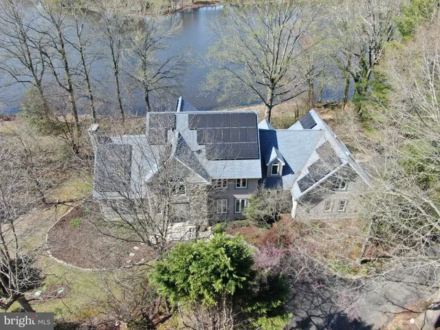 $900,000 | 5738 Griffith Lake Drive, Milford, DE 19963