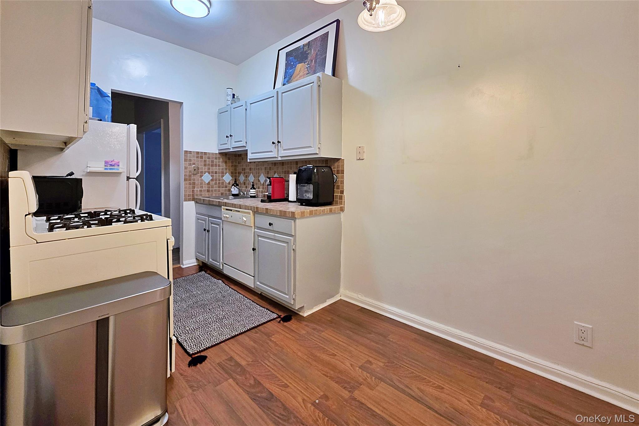 4 Maple Drive, Unit 1D Great Neck, NY 11021 - Photo 15 of 24