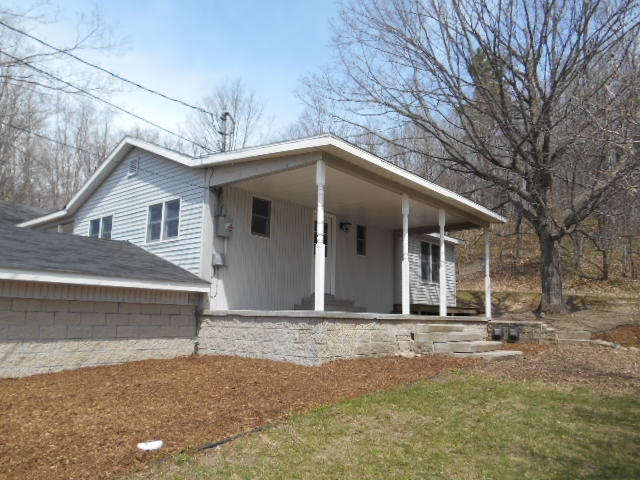 1746 West River Road Traverse City, MI 49696 - Photo 3 of 29 1798641-2.JPG