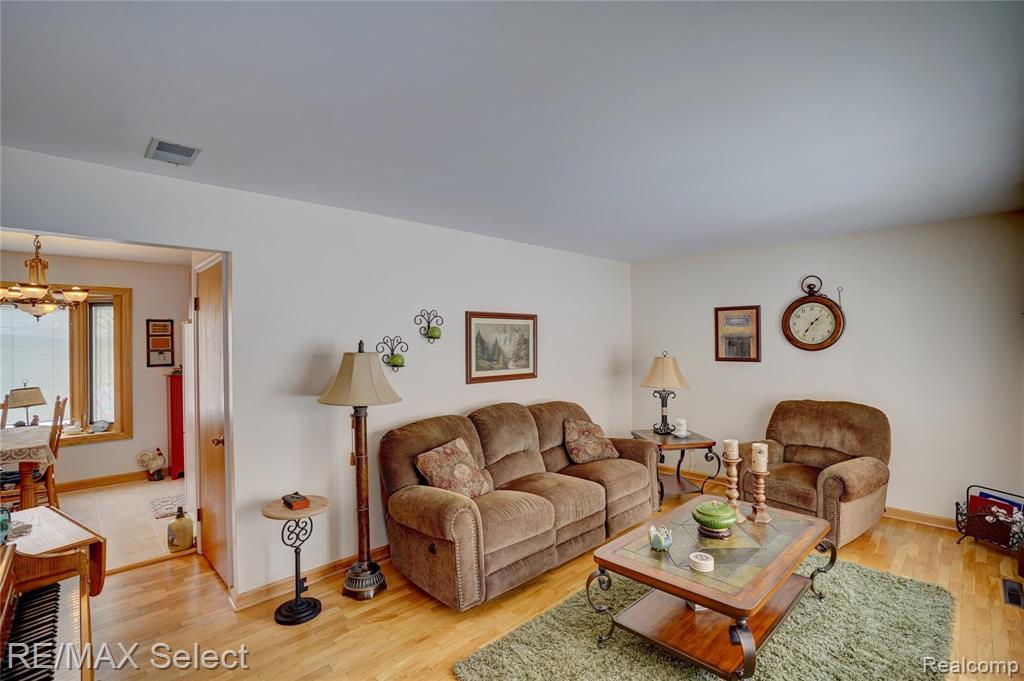 1351 North Seymour Road Flushing, MI 48433 - Photo 3 of 36 Gallery Image 3