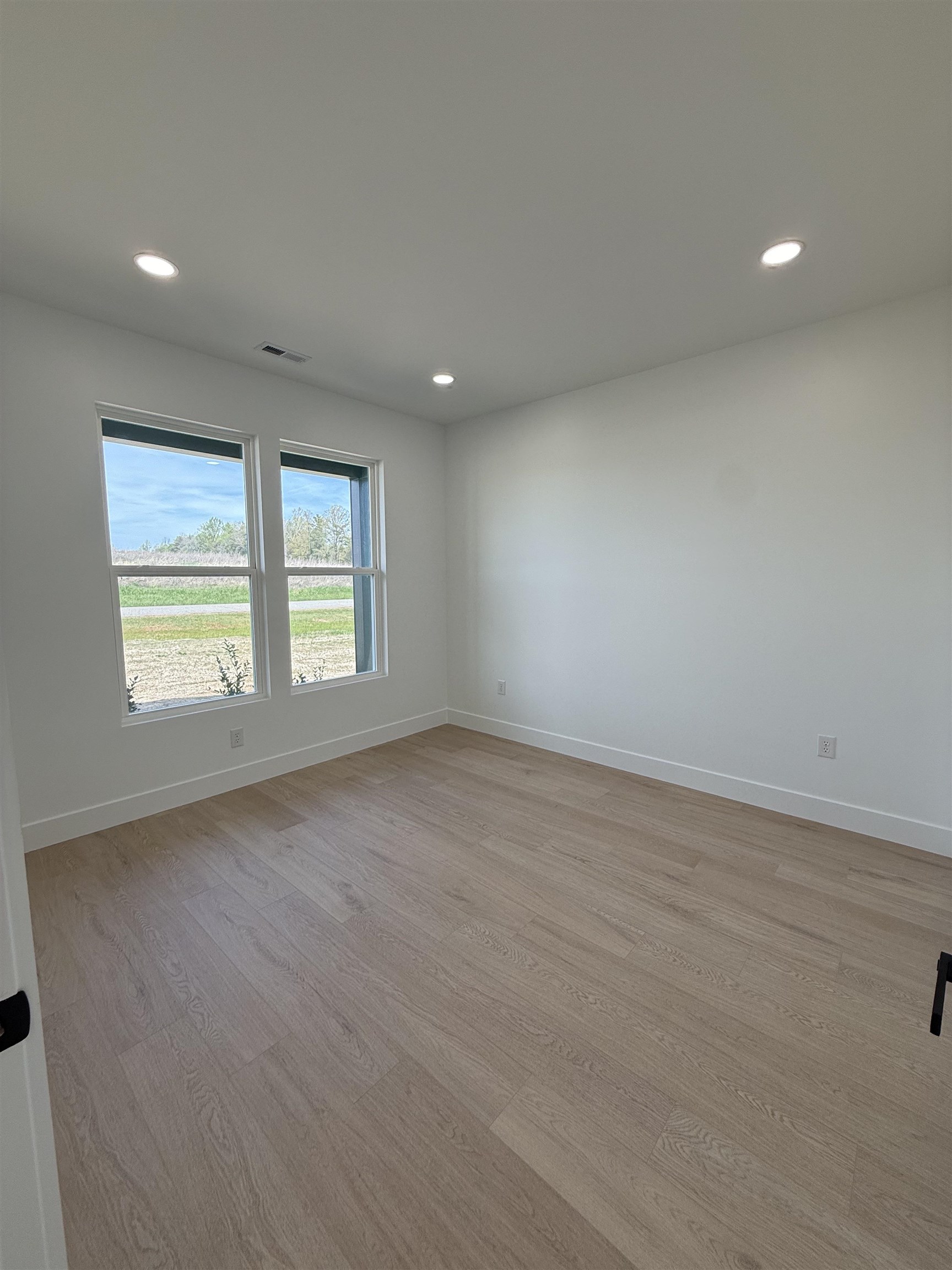 943 Ferree Road Campobello, SC 29322 - Photo 12 of 35