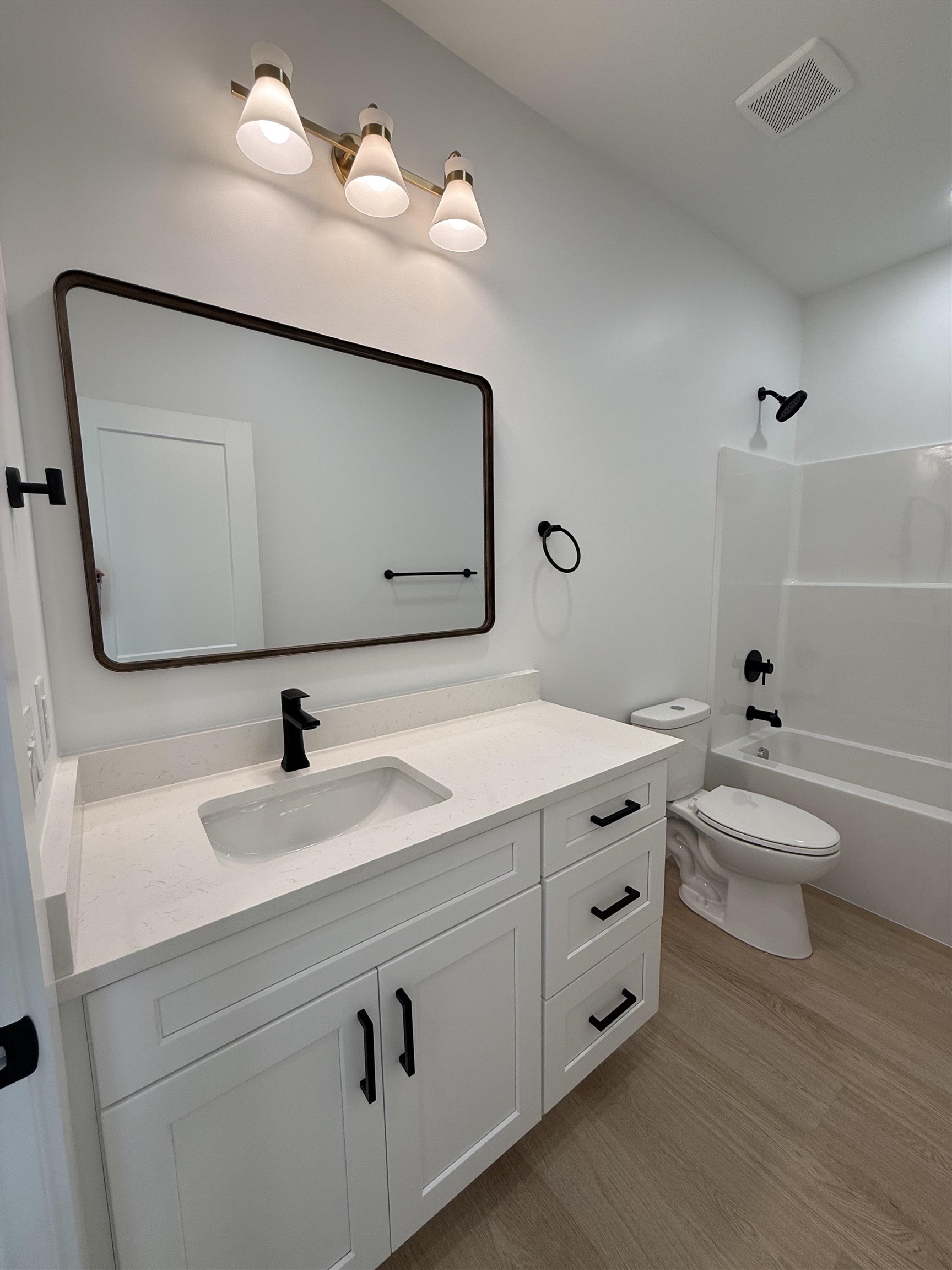 943 Ferree Road Campobello, SC 29322 - Photo 16 of 35