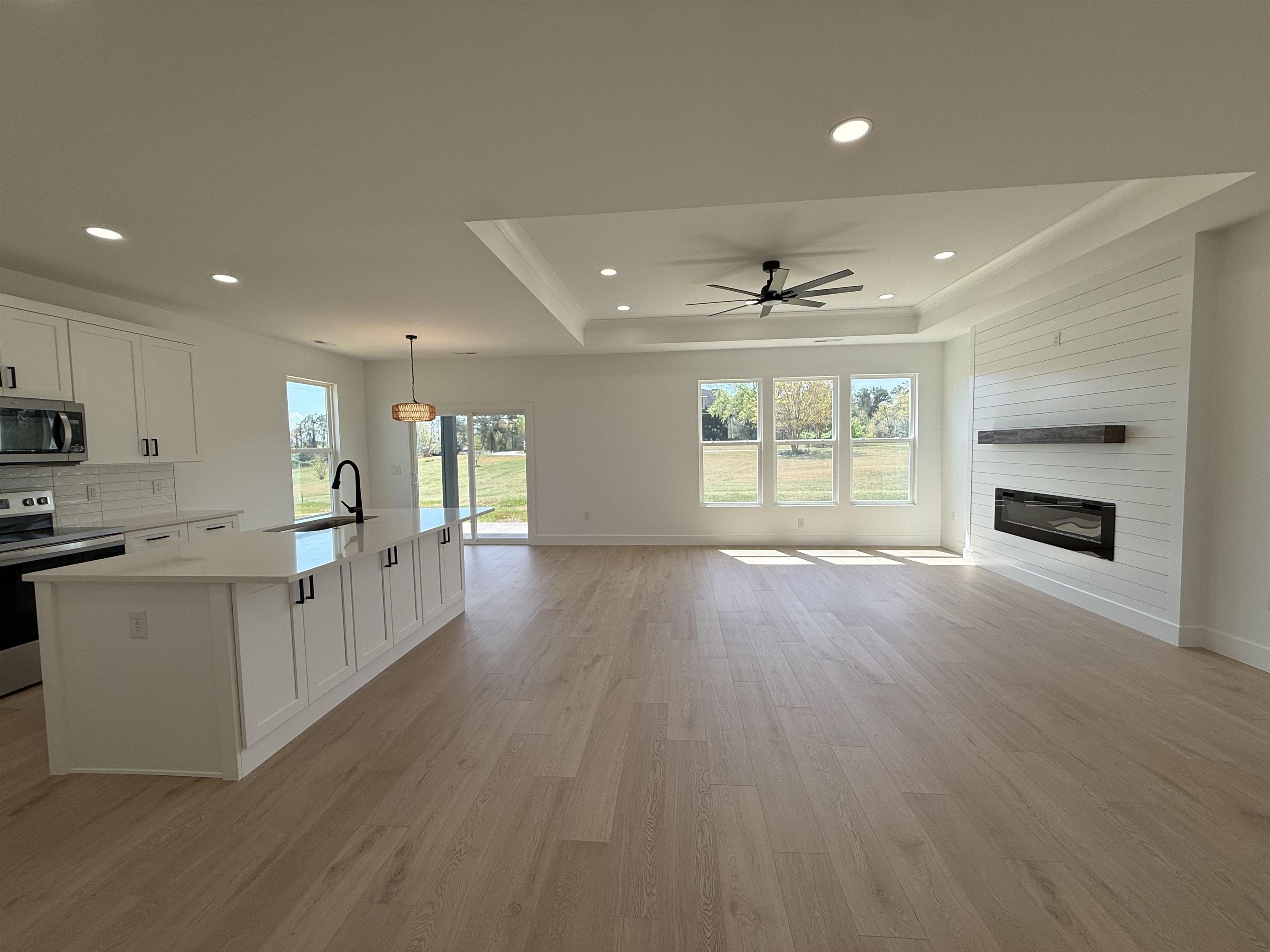 943 Ferree Road Campobello, SC 29322 - Photo 19 of 35