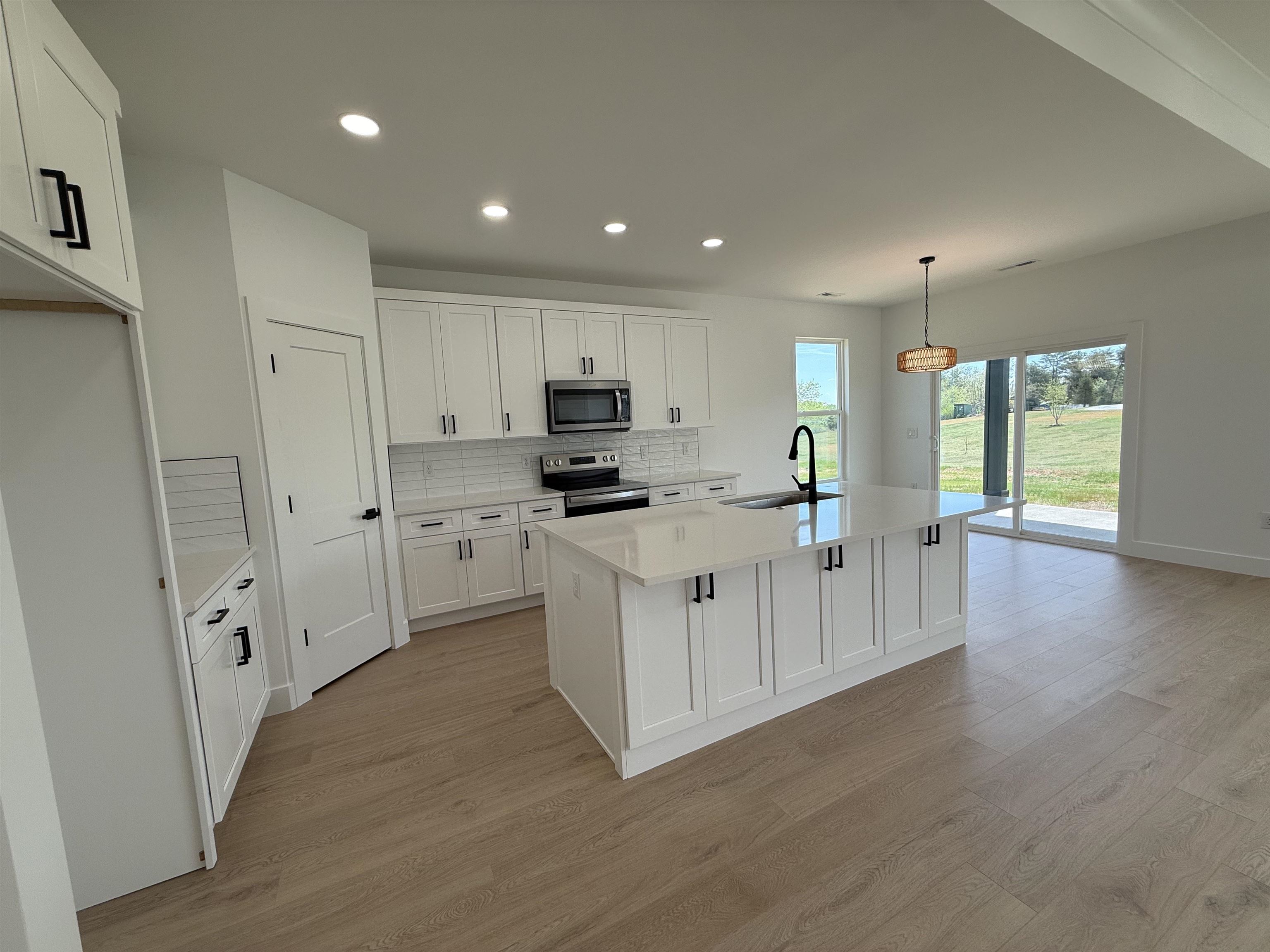 943 Ferree Road Campobello, SC 29322 - Photo 20 of 35