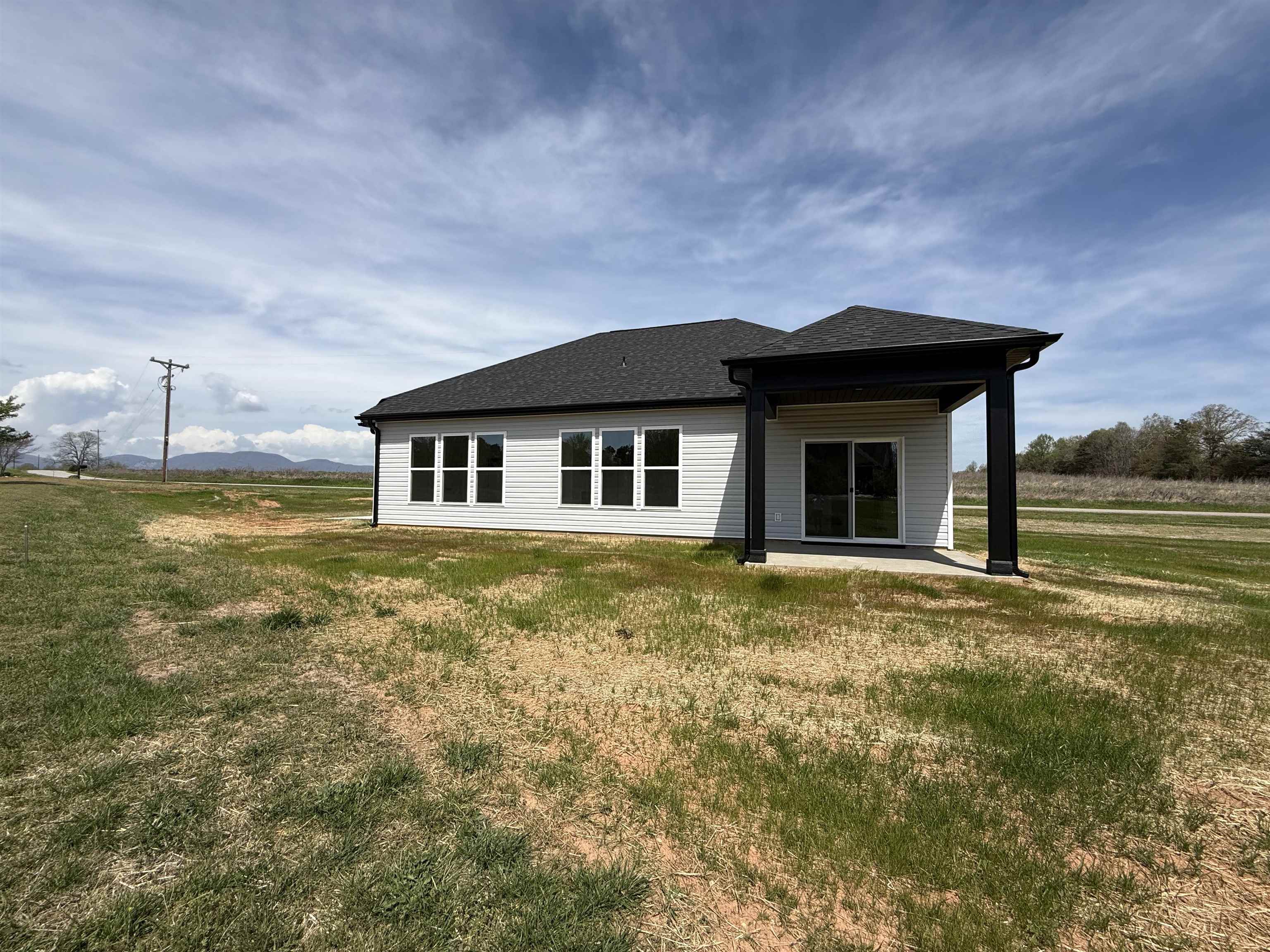 943 Ferree Road Campobello, SC 29322 - Photo 6 of 35