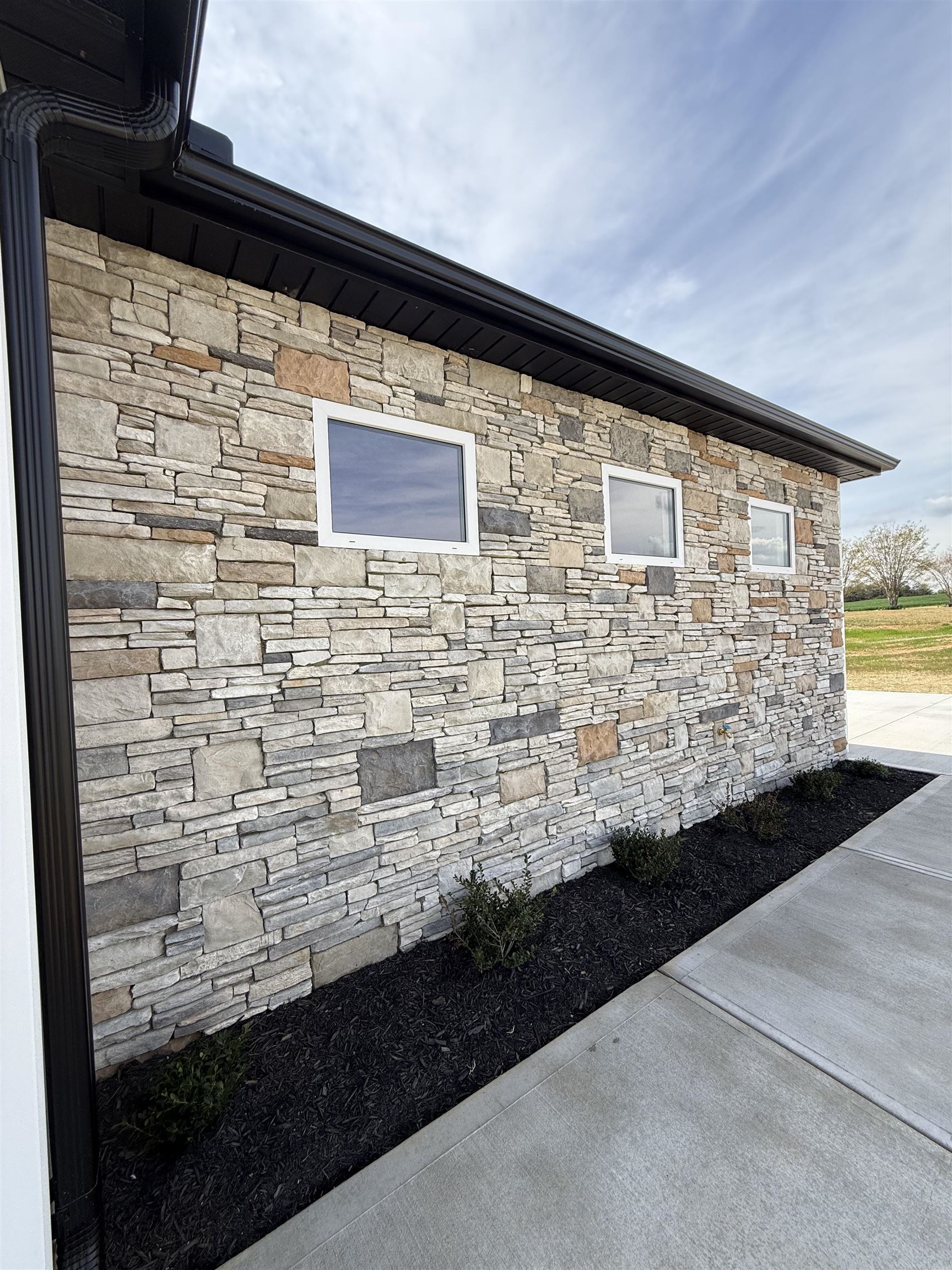 943 Ferree Road Campobello, SC 29322 - Photo 8 of 35