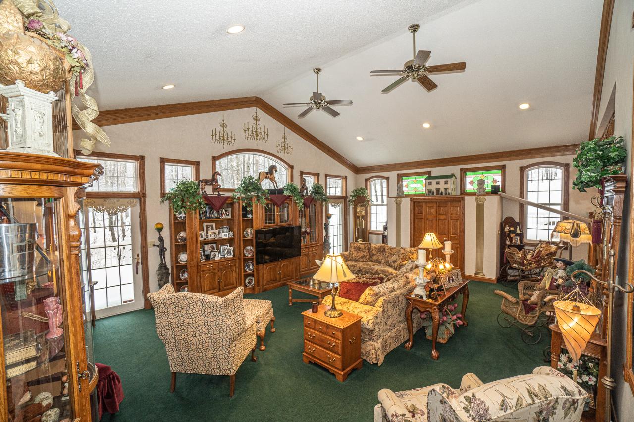 E5318 Jackson Road Ironwood, MI 49938 - Photo 7 of 49 Gallery Image 7