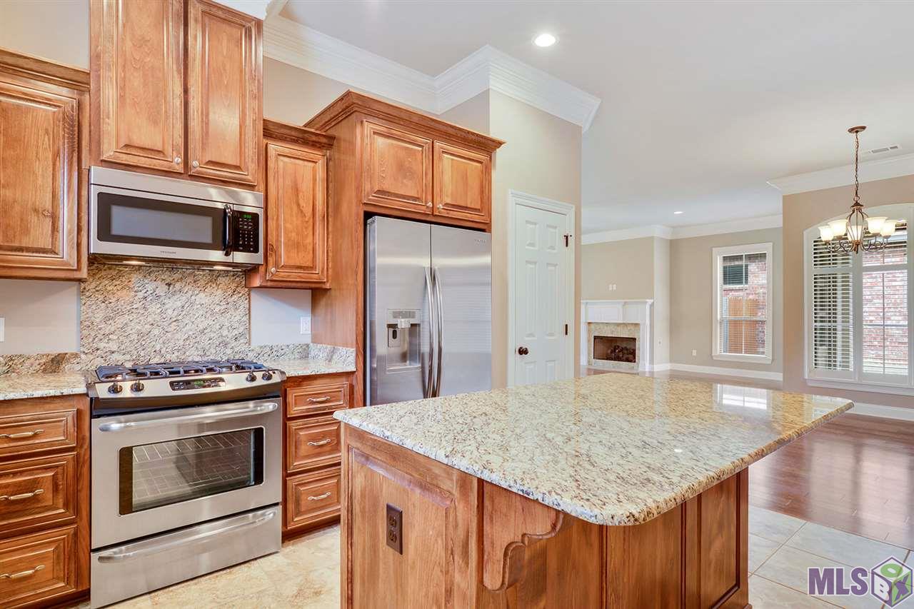 3226 Pine Grove Drive Baton Rouge, LA 70816 - Photo 4 of 17 Kitchen