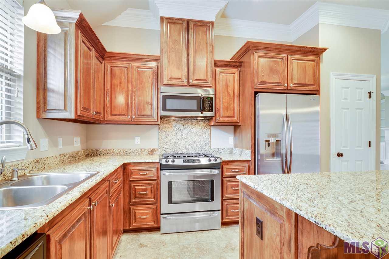 3226 Pine Grove Drive Baton Rouge, LA 70816 - Photo 5 of 17 Kitchen