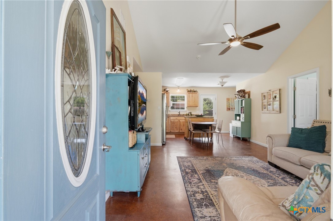 554 West Austin Street Luling, TX 78648 - Photo 8 of 47