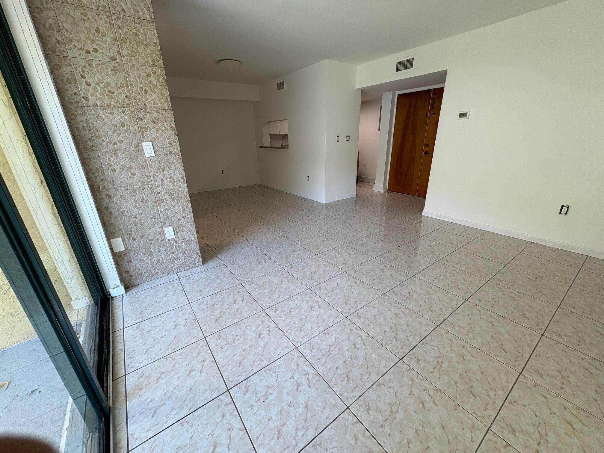 11800 Southwest 18th Street, Unit 108 Miami, FL 33175 - Photo 14 of 31 LlIVING ROOM
