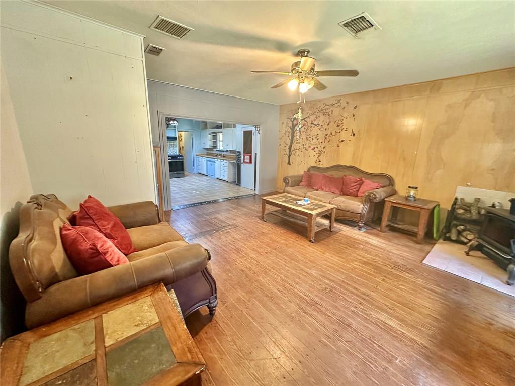 423 Strawn Road Ranger, TX 76470 - Photo 5 of 20