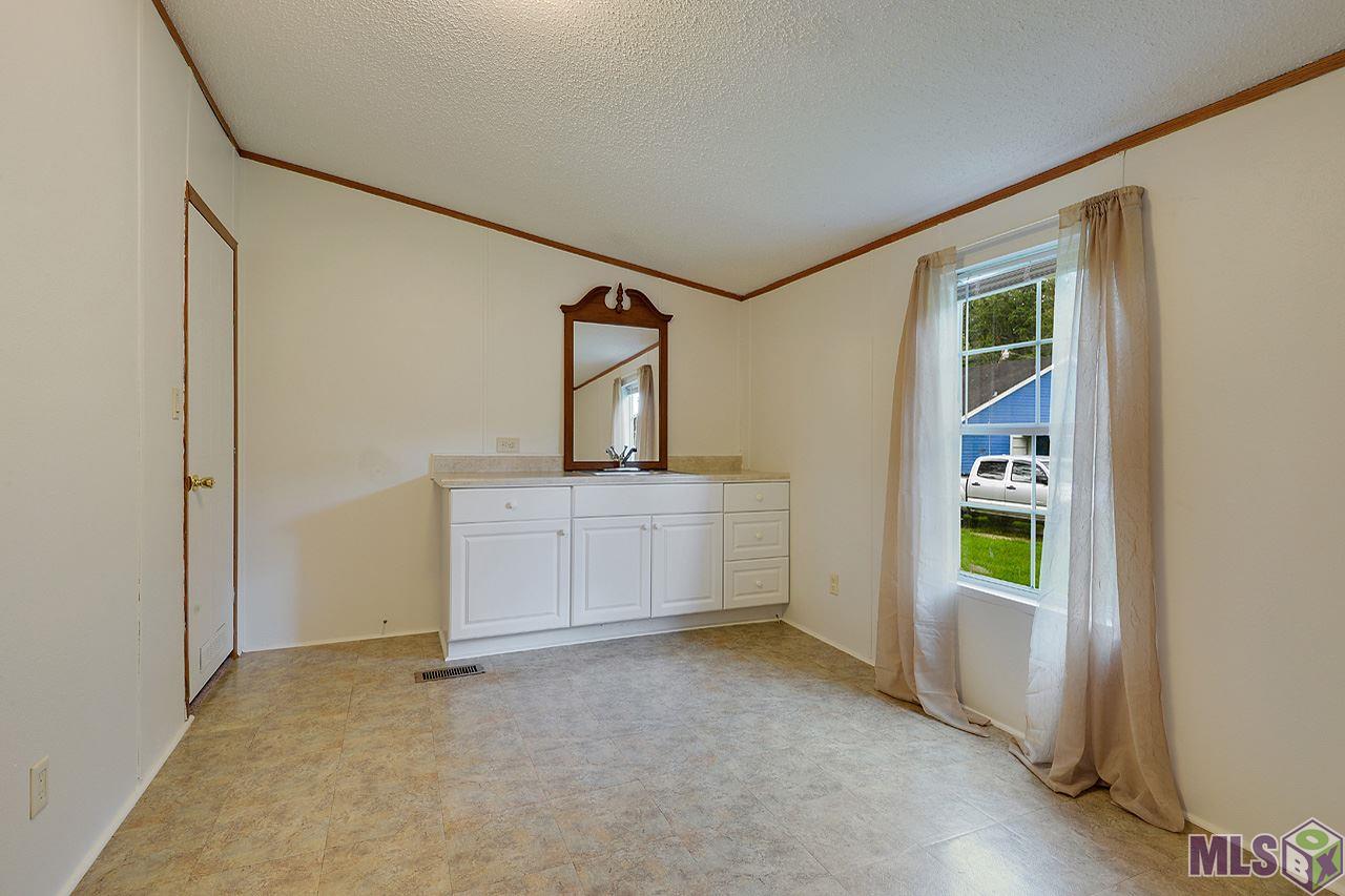 11135 Buddy Ellis Road Denham Springs, LA 70726 - Photo 7 of 10 Gallery Image 7
