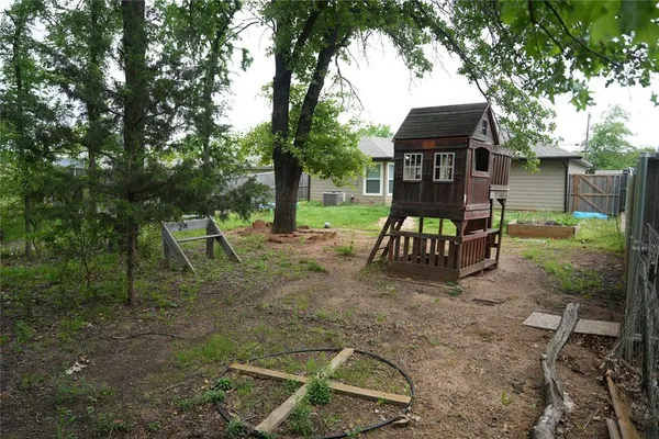 $240,000 | 920 Ray Drive, Denison, TX 75020