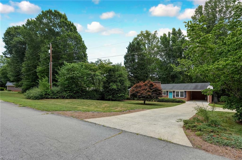 134 Meadow Brook Road Reidsville, NC 27320 - Photo 2 of 35