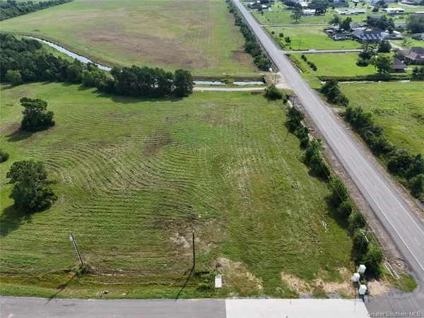 $195,000 | 6865 Rue Des Amis Dr Lake, Lake Charles, LA 70605