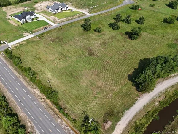 $195,000 | 6865 Rue Des Amis Dr Lake, Lake Charles, LA 70605