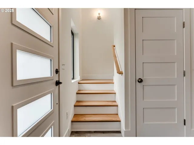 $350,000 | 9 Monroe Street, Unit A, Eugene, OR 97402