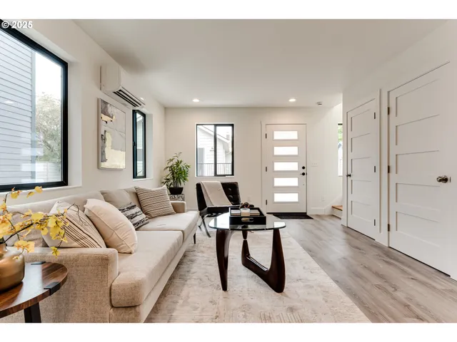 $350,000 | 9 Monroe Street, Unit A, Eugene, OR 97402