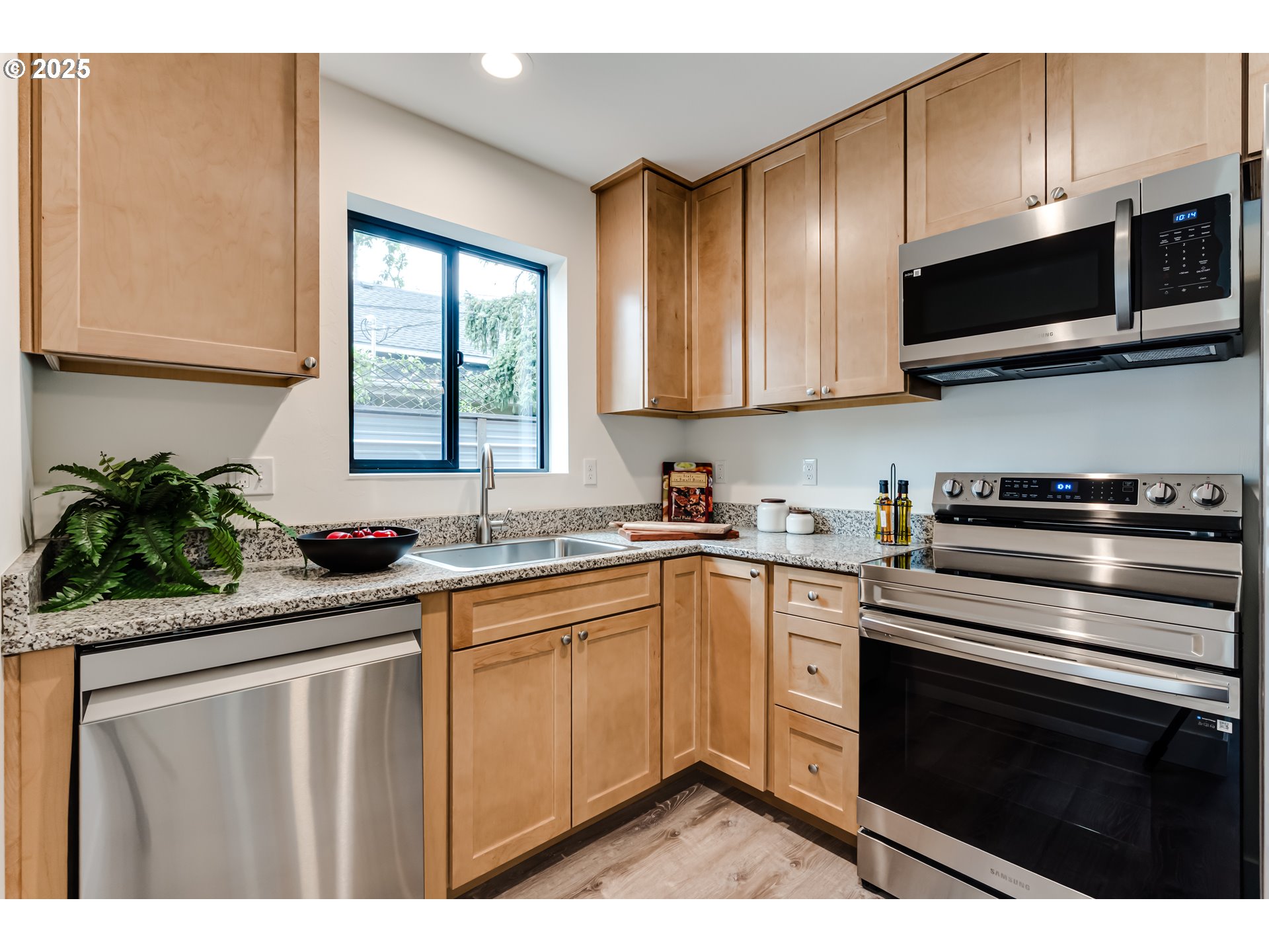 9 Monroe Street, Unit A Eugene, OR 97402 - Photo 7 of 27