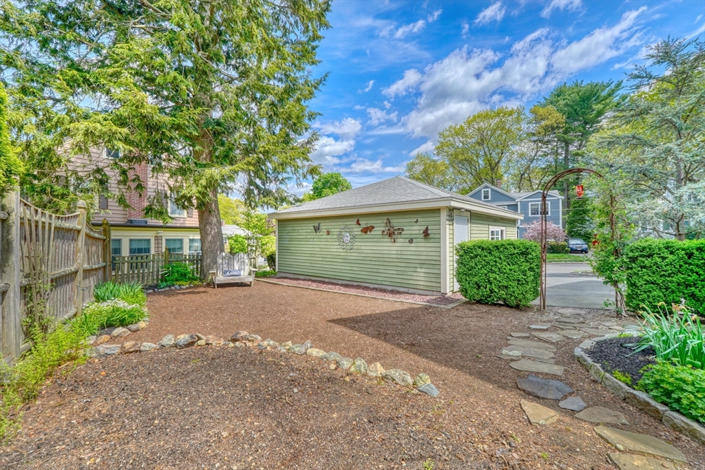 43 Warwick Road Melrose, MA 02176 - Photo 34 of 42 Gallery Image 34
