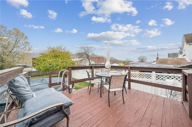 a view of backyard with tree