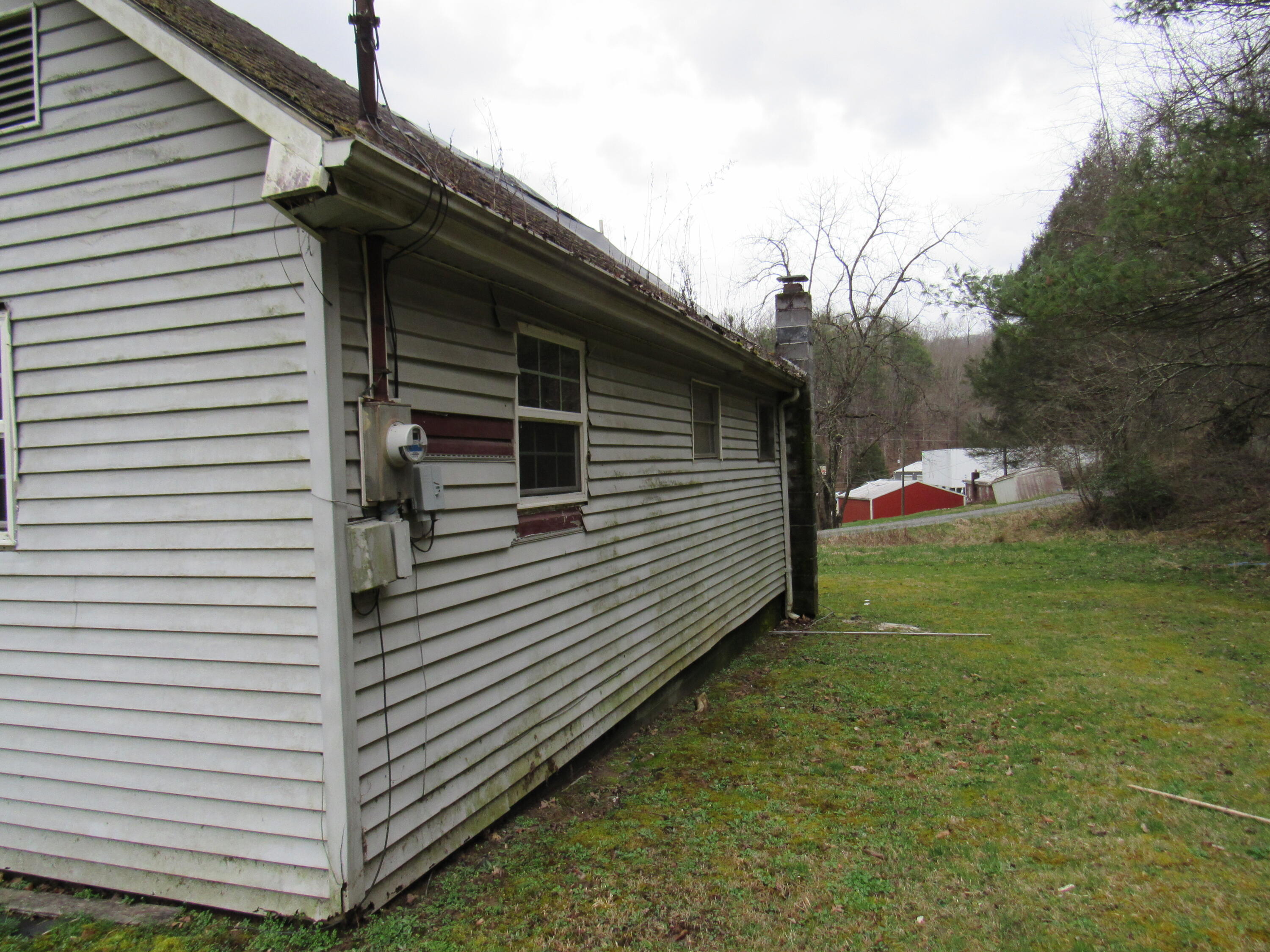 8260 George Riner Road Pound, VA 24279 - Photo 3 of 19 IMG_8964