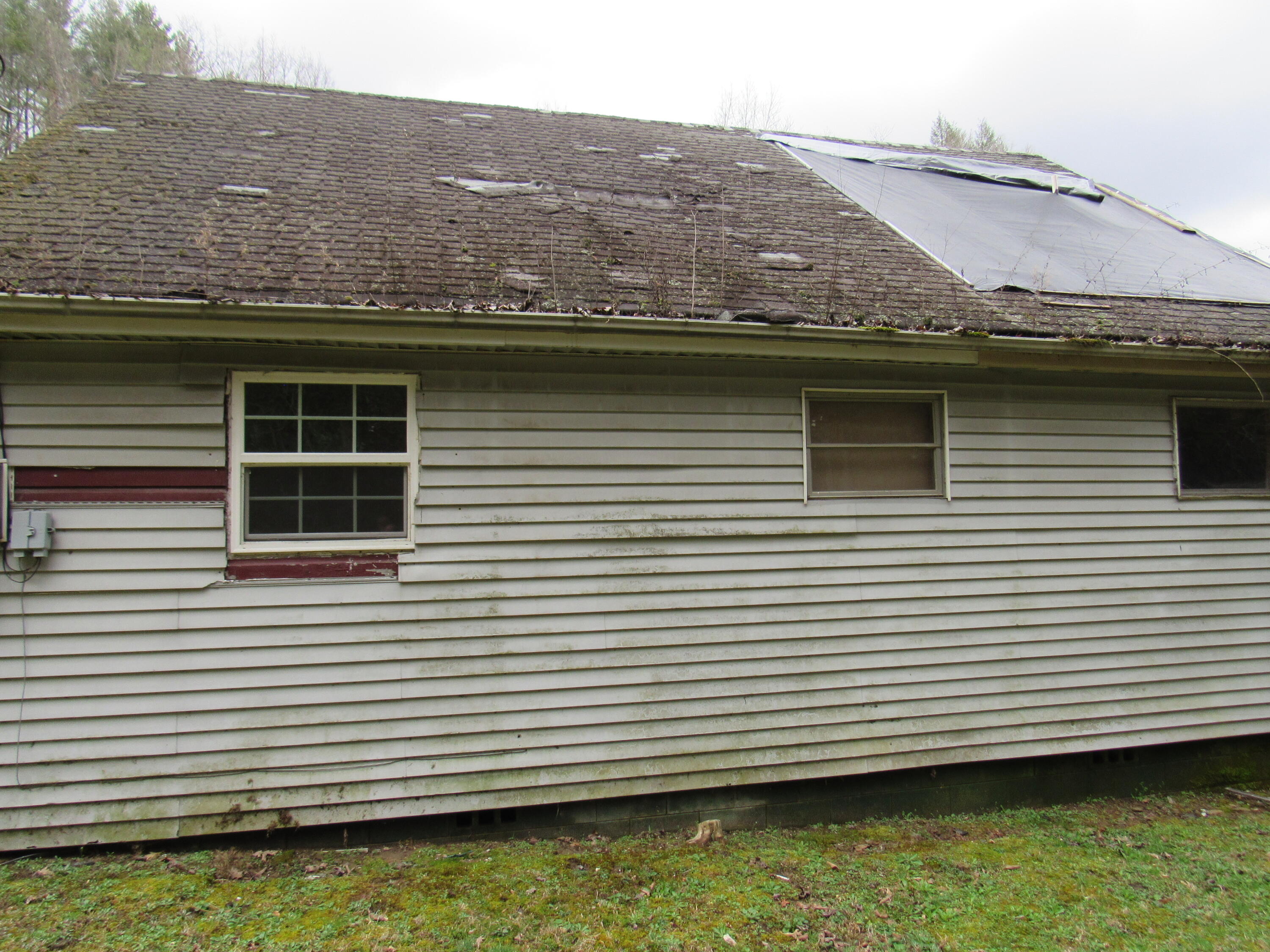 8260 George Riner Road Pound, VA 24279 - Photo 6 of 19 IMG_8969