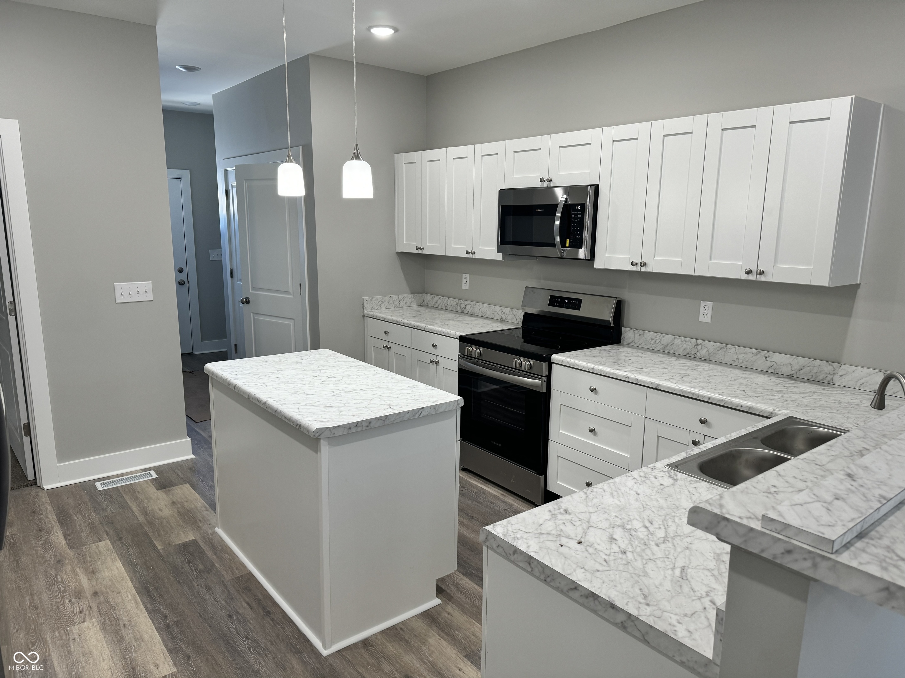 1407 North Pershing Avenue Indianapolis, IN 46222 - Photo 4 of 13