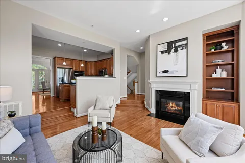 $1,200,000 | 5139 Brawner Place, Alexandria, VA 22304