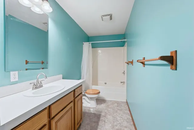 $275,000 | 19515 Carter Lane, New Paris, IN 46553