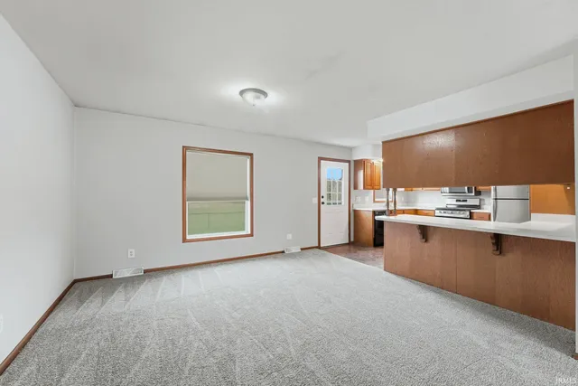 $275,000 | 19515 Carter Lane, New Paris, IN 46553