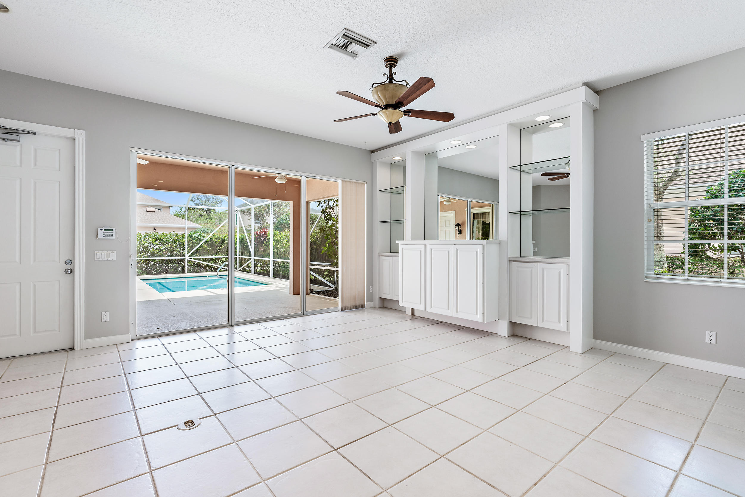 113 Rockingham Road Jupiter, FL 33458 - Photo 11 of 39 Built in wall unit