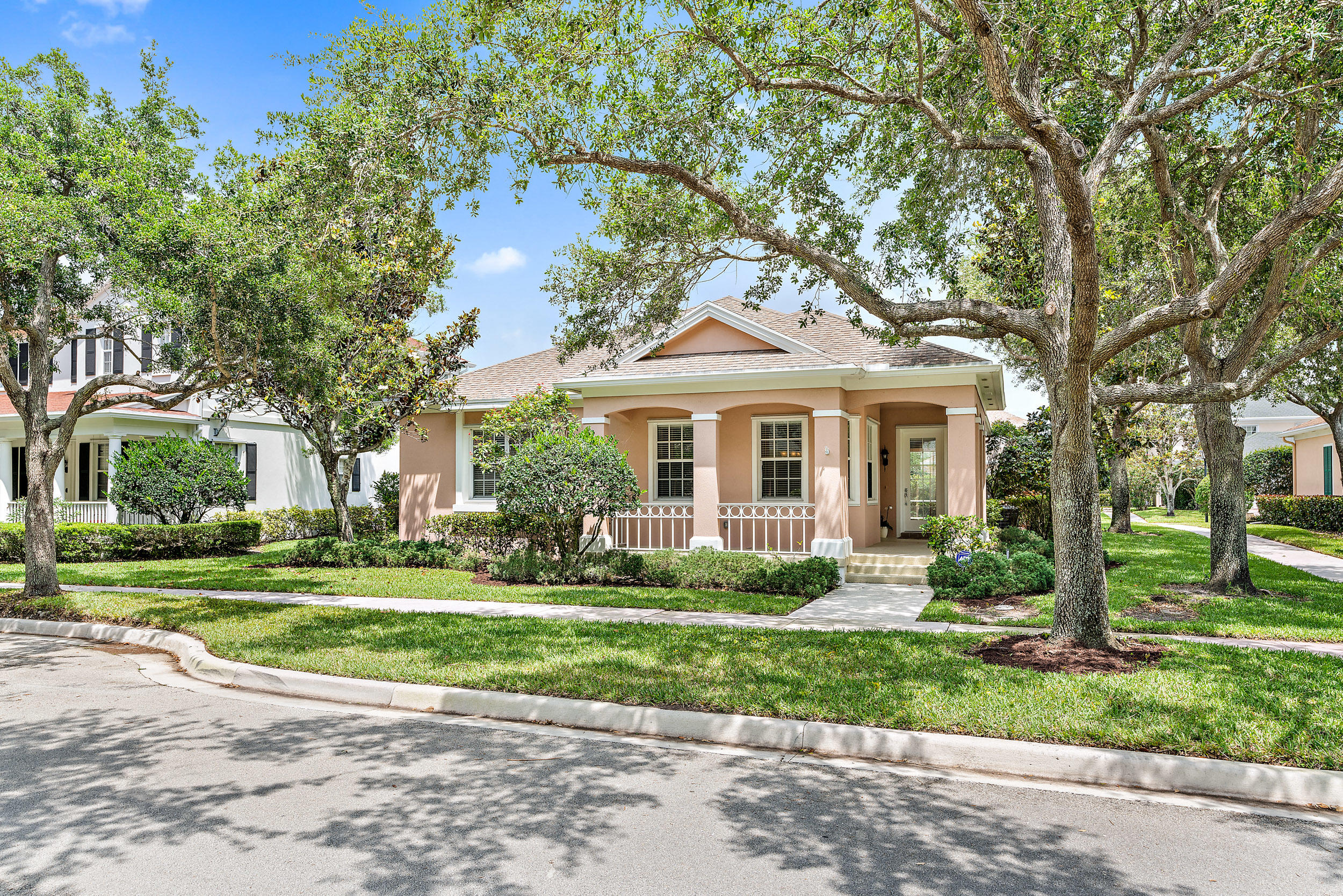 113 Rockingham Road Jupiter, FL 33458 - Photo 2 of 39 Front Exterior