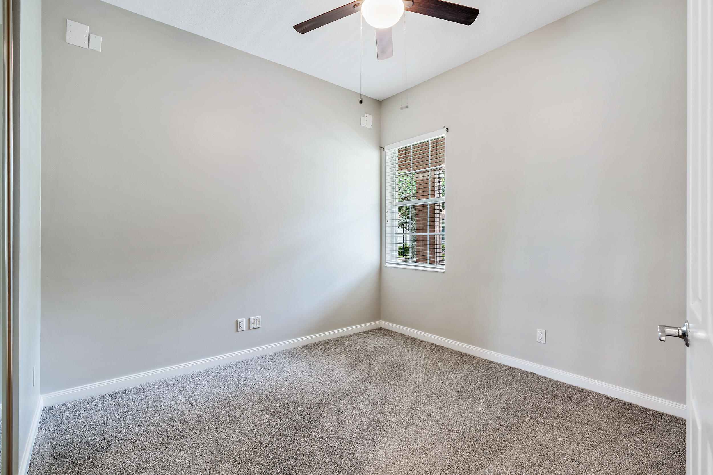 113 Rockingham Road Jupiter, FL 33458 - Photo 21 of 39 Bedroom 3