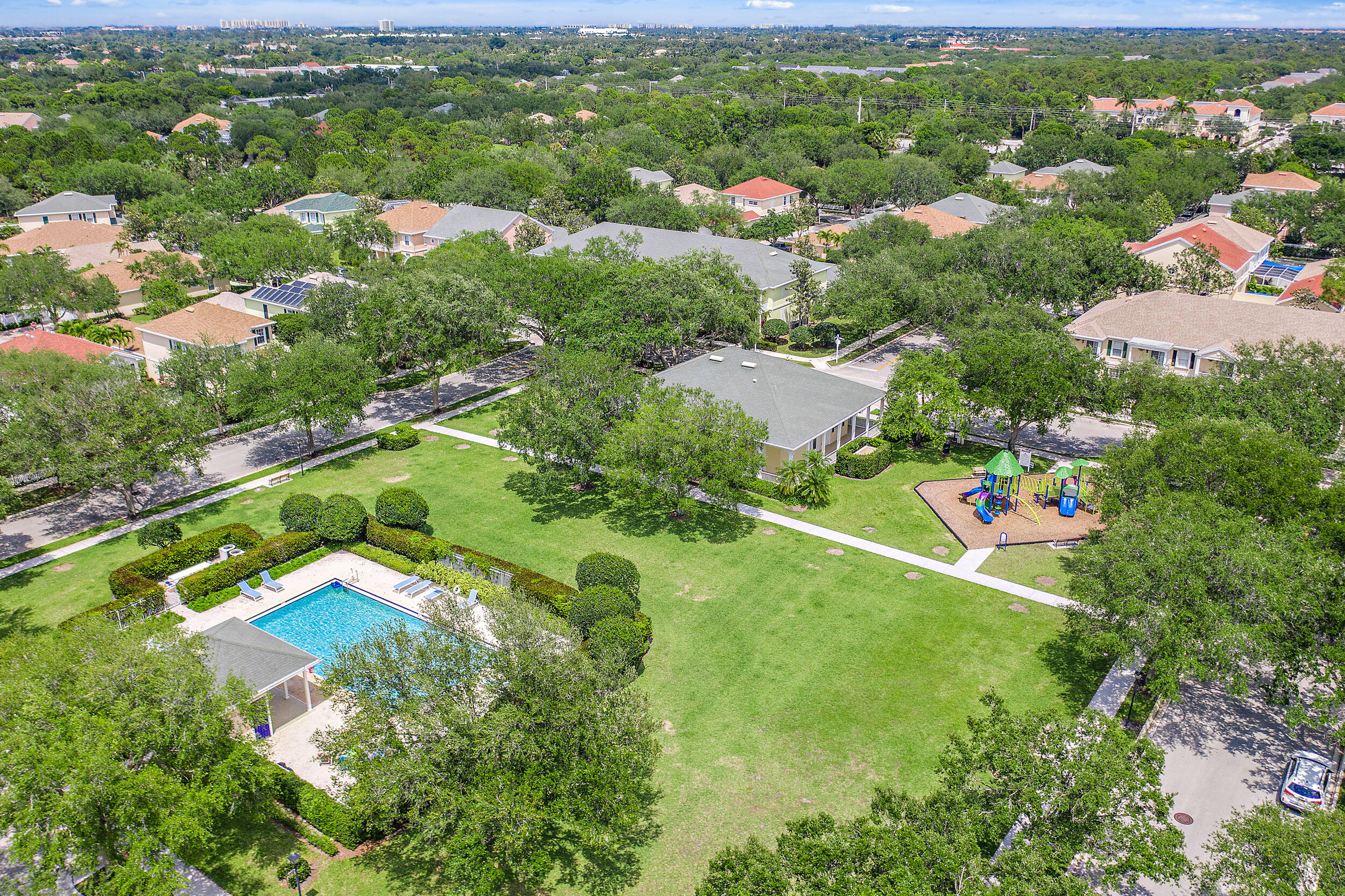 113 Rockingham Road Jupiter, FL 33458 - Photo 27 of 39 Cambridge Community Pool