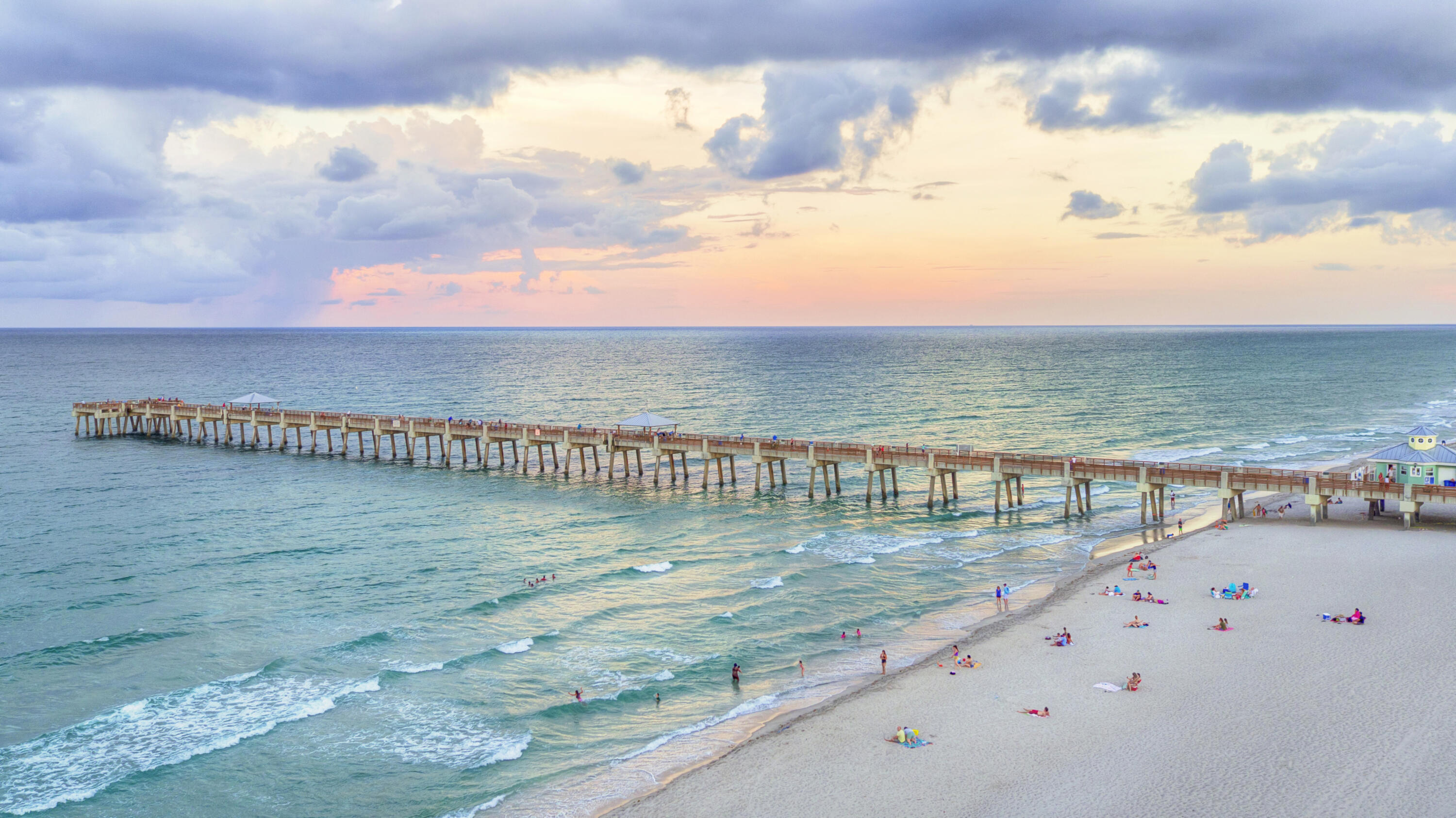 113 Rockingham Road Jupiter, FL 33458 - Photo 37 of 39 Juno Beach Pier